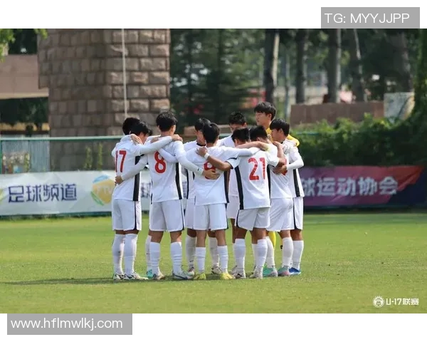 上海足球队灵活战术解析与球队适应能力的深度探讨